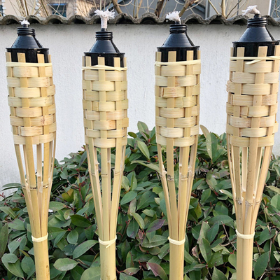 Torcia di bambù fiammeggiare della decorazione del giardino del partito di Luau con la scatola metallica dell'olio del metallo