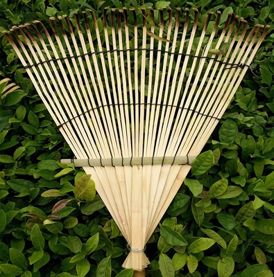 Rastrello di bambù fatto a mano 1.40m 12 denti per spazzare asciutto delle foglie e giardino che pulisce i rastrelli di giardino naturali