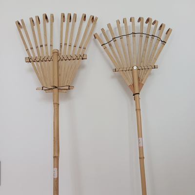 Un erpice inossidabile fatto a mano di 11 del dente 145cm del rastrello di bambù rastrello di giardino