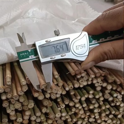 Bastoni di bambù di bambù crudo di 100% Pali Pali diametro di 0.014m - di 0.004m