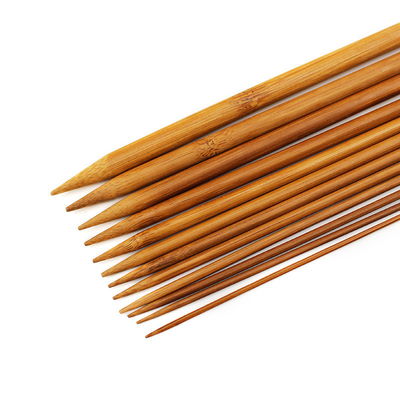 Il doppio di bambù carbonizzato ha indicato i ferri da maglia per il filato creativo fatto a mano di DIY