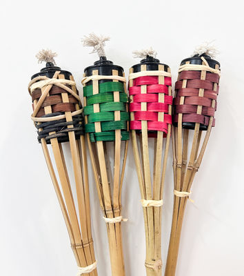 Torcia Tiki in bambù naturale con porta candela in metallo nero per decorazioni esterne