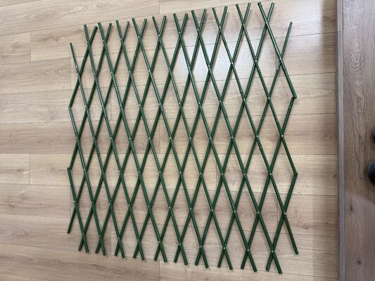 Migliorare la privacy e lo stile del giardino: espandere in modo sostenibile i rotoli di recinzione in bambù